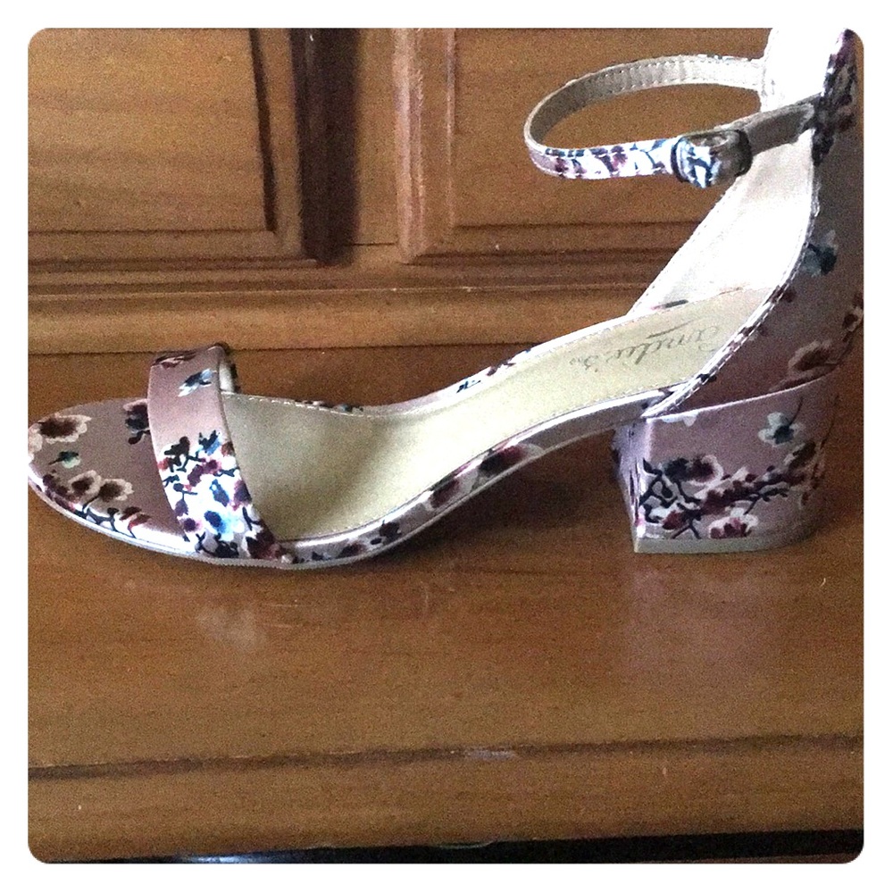 Floral cute short heels